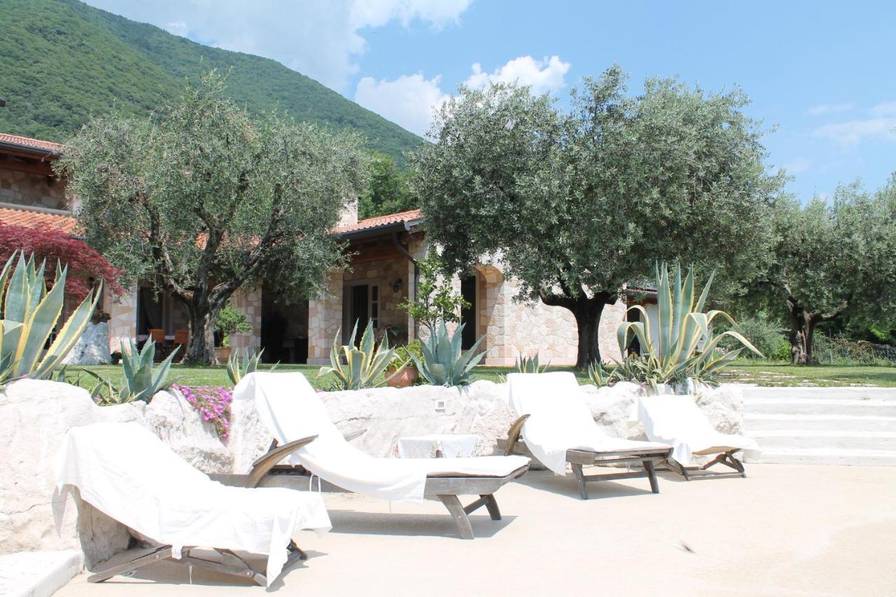 B&B Le Agavi Borso del Grappa Luaran gambar